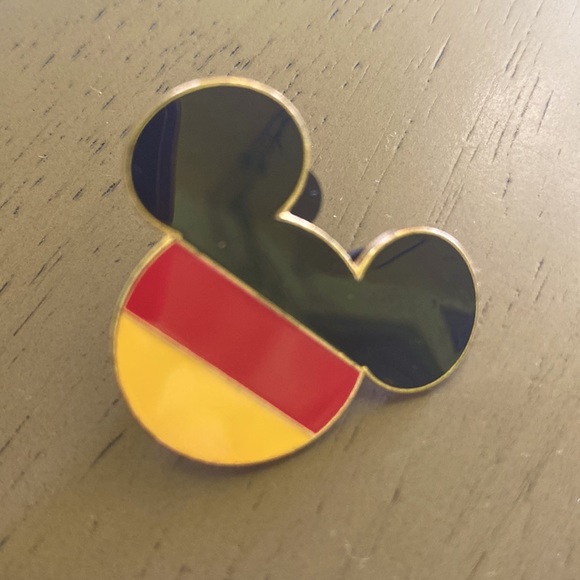 Vintage DisneyLand Resort Paris Official Pin Trading 2008 Mickey Mouse ! - Picture 2 of 7